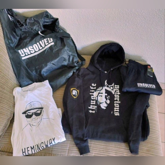 Unsolved Tupac Biggie Graphic Hoodie and T-Shirt Set